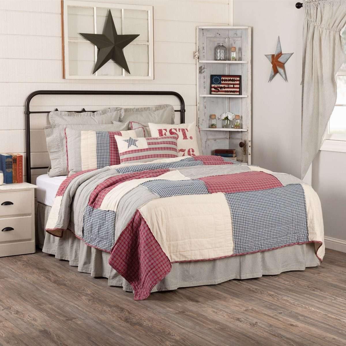 Hatteras Patch Luxury King Quilt 120Wx105L VHC Brands