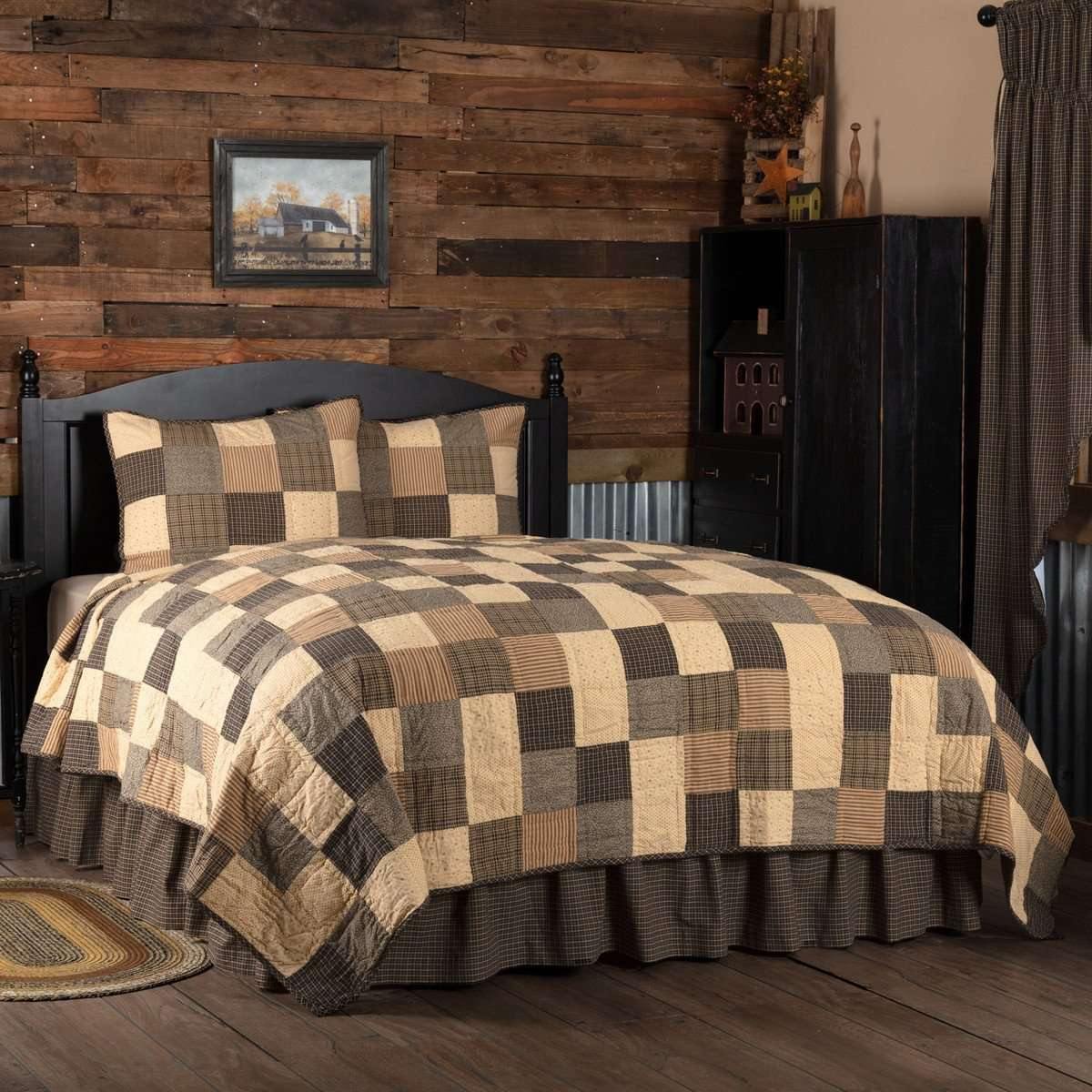 Kettle Grove Twin Quilt Set; 1-Quilt 70Wx90L w/1 Sham 21x27 VHC Brands