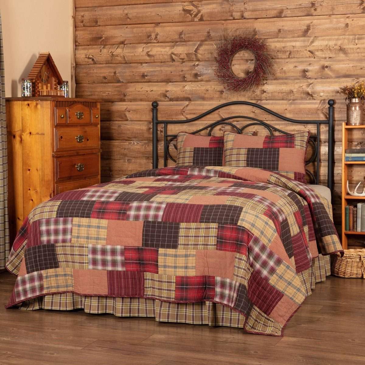 Wyatt Twin Quilt Set; 1-Quilt 68Wx86L w/1 Sham 21x27 VHC Brands