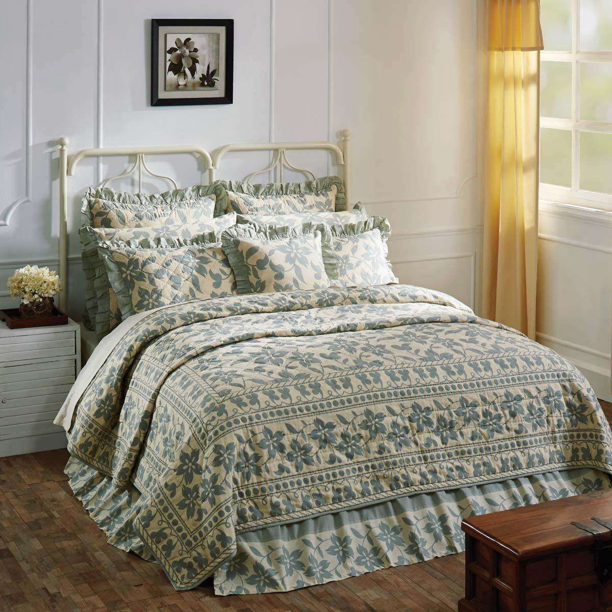 Briar Sage Twin Quilt 68Wx86L VHC Brands