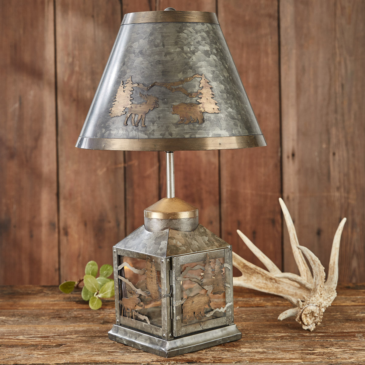 Forester'S Lantern Lamp With Shade - Park Designs