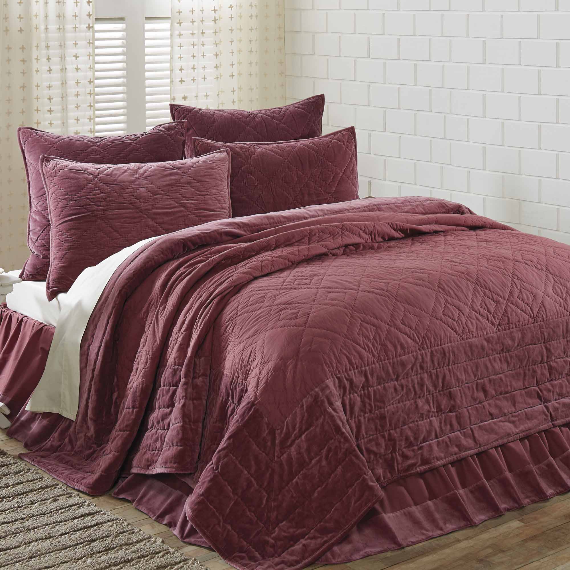 Eleanor Mauve Queen Quilt 90Wx90L VHC Brands