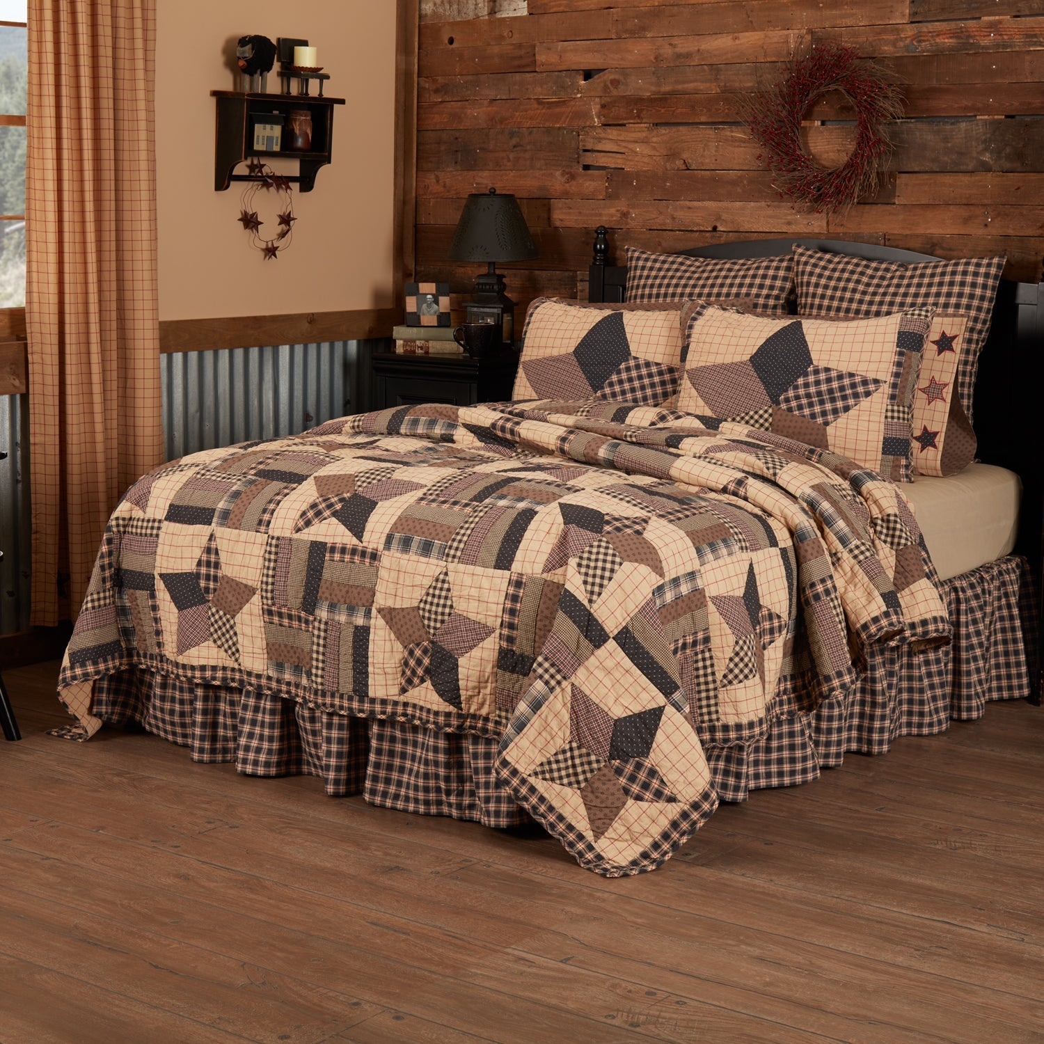 Bingham Star Queen Quilt 94Wx94L VHC Brands